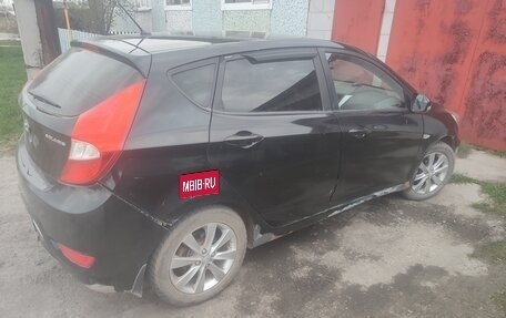 Hyundai Solaris II рестайлинг, 2011 год, 450 000 рублей, 10 фотография