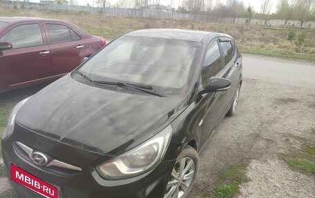 Hyundai Solaris II рестайлинг, 2011 год, 450 000 рублей, 7 фотография