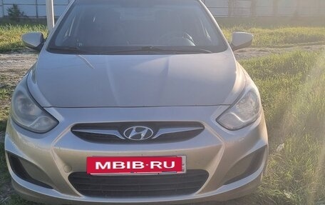 Hyundai Solaris II рестайлинг, 2012 год, 750 000 рублей, 4 фотография