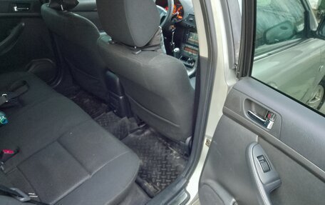 Toyota Avensis III рестайлинг, 2006 год, 610 000 рублей, 8 фотография