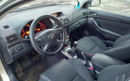 Toyota Avensis III рестайлинг, 2006 год, 610 000 рублей, 13 фотография