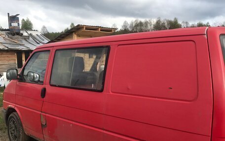 Volkswagen Transporter T4, 2000 год, 280 000 рублей, 1 фотография