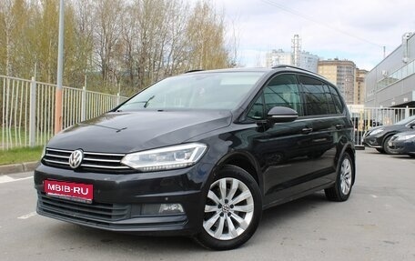 Volkswagen Touran III, 2018 год, 1 800 000 рублей, 1 фотография