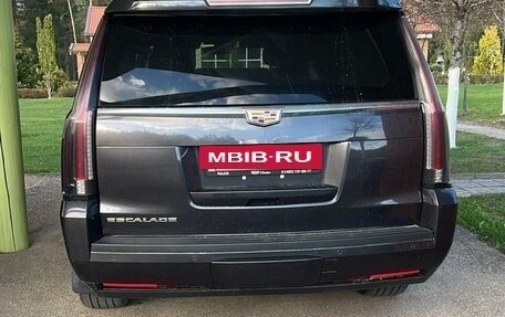 Cadillac Escalade IV, 2016 год, 3 900 000 рублей, 2 фотография