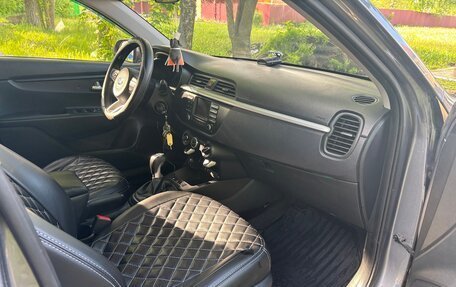 KIA Rio IV, 2018 год, 1 400 000 рублей, 6 фотография