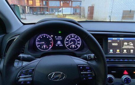 Hyundai Elantra VI рестайлинг, 2019 год, 1 500 000 рублей, 22 фотография