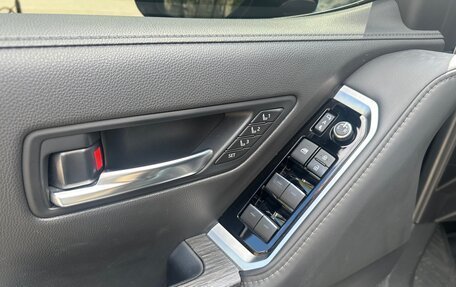 Toyota Land Cruiser, 2021 год, 15 000 000 рублей, 12 фотография