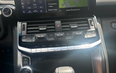 Toyota Land Cruiser, 2021 год, 15 000 000 рублей, 13 фотография