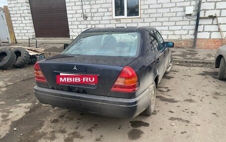 Mercedes-Benz C-Класс, 1995 год, 500 000 рублей, 2 фотография