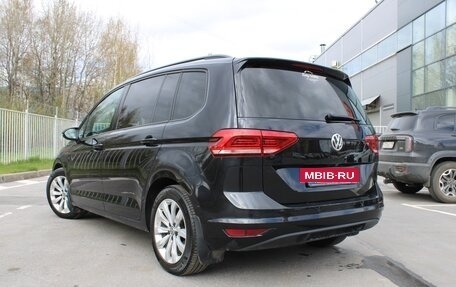 Volkswagen Touran III, 2018 год, 1 800 000 рублей, 3 фотография