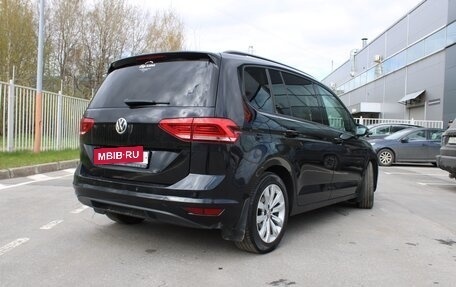 Volkswagen Touran III, 2018 год, 1 800 000 рублей, 4 фотография