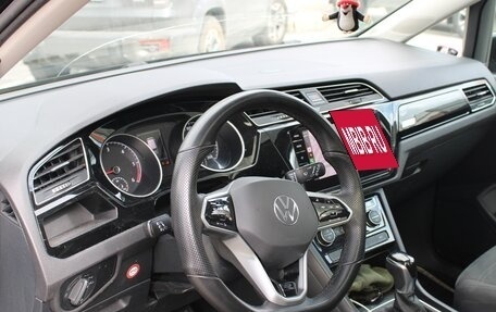 Volkswagen Touran III, 2018 год, 1 800 000 рублей, 5 фотография