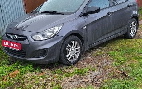 Hyundai Solaris II рестайлинг, 2012 год, 850 000 рублей, 2 фотография