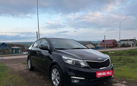 KIA Rio III рестайлинг, 2016 год, 990 000 рублей, 2 фотография