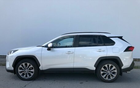 Toyota RAV4, 2022 год, 4 150 000 рублей, 7 фотография
