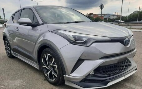 Toyota C-HR I рестайлинг, 2019 год, 2 500 000 рублей, 3 фотография
