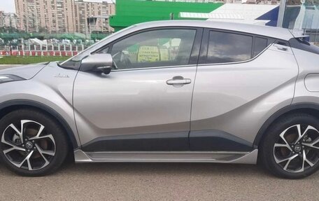 Toyota C-HR I рестайлинг, 2019 год, 2 500 000 рублей, 4 фотография