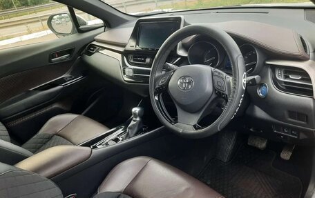 Toyota C-HR I рестайлинг, 2019 год, 2 500 000 рублей, 21 фотография