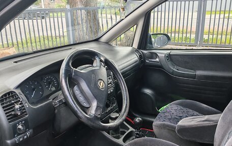 Opel Zafira A рестайлинг, 2000 год, 400 000 рублей, 18 фотография