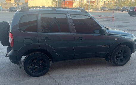 Chevrolet Niva I рестайлинг, 2015 год, 575 000 рублей, 3 фотография
