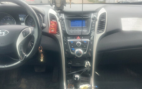 Hyundai i30 II рестайлинг, 2013 год, 1 075 000 рублей, 4 фотография