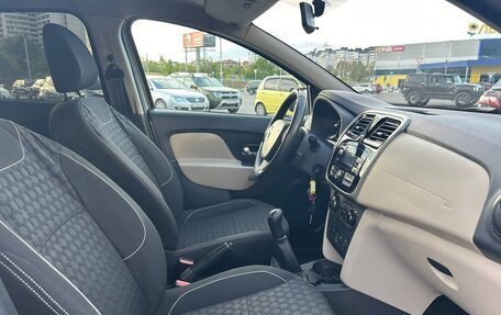 Renault Logan II, 2017 год, 985 000 рублей, 6 фотография