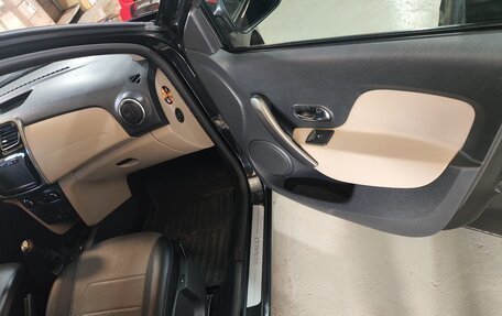 Renault Logan II, 2014 год, 740 000 рублей, 17 фотография