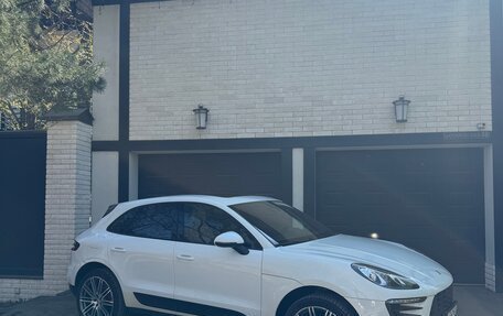 Porsche Macan I рестайлинг, 2017 год, 3 399 999 рублей, 4 фотография