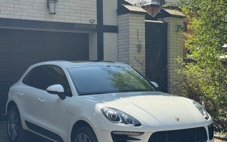 Porsche Macan I рестайлинг, 2017 год, 3 399 999 рублей, 2 фотография