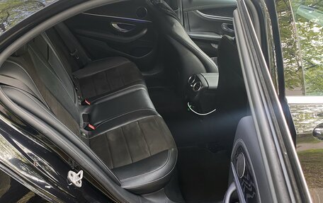 Mercedes-Benz E-Класс, 2021 год, 3 700 000 рублей, 5 фотография