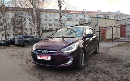 Hyundai Solaris II рестайлинг, 2013 год, 650 000 рублей, 1 фотография