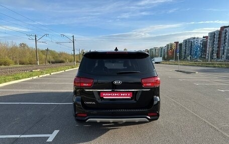 KIA Carnival III, 2019 год, 2 900 000 рублей, 4 фотография