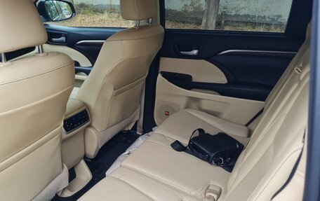 Toyota Highlander III, 2014 год, 3 650 000 рублей, 9 фотография