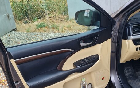 Toyota Highlander III, 2014 год, 3 650 000 рублей, 7 фотография