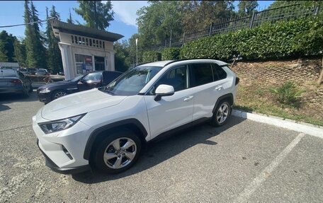 Toyota RAV4, 2020 год, 2 900 000 рублей, 8 фотография