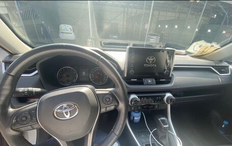 Toyota RAV4, 2020 год, 2 900 000 рублей, 2 фотография