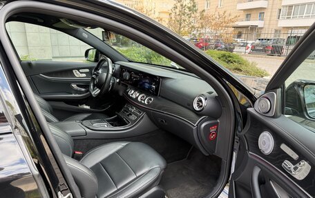 Mercedes-Benz E-Класс, 2021 год, 5 250 000 рублей, 4 фотография