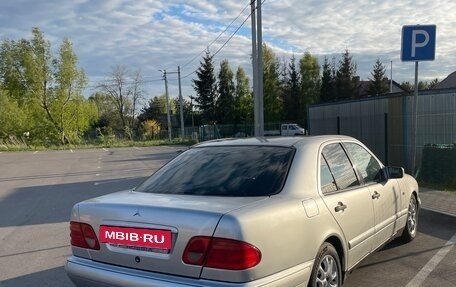 Mercedes-Benz E-Класс, 1998 год, 450 000 рублей, 3 фотография