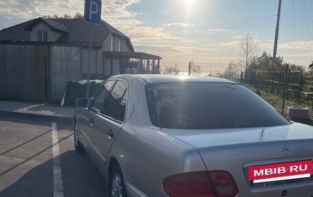Mercedes-Benz E-Класс, 1998 год, 450 000 рублей, 4 фотография