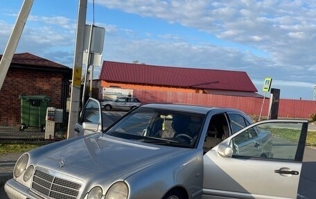 Mercedes-Benz E-Класс, 1998 год, 450 000 рублей, 5 фотография