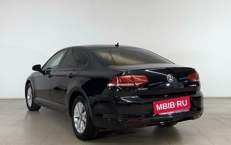 Volkswagen Passat B8 рестайлинг, 2017 год, 1 771 400 рублей, 2 фотография