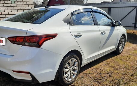 Hyundai Solaris II рестайлинг, 2018 год, 915 000 рублей, 3 фотография