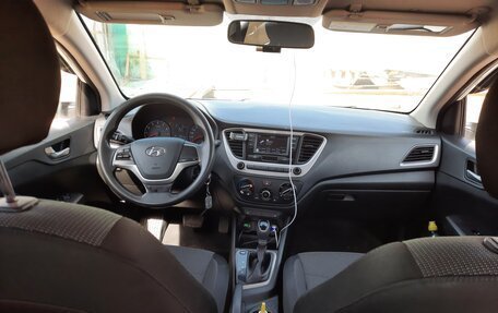Hyundai Solaris II рестайлинг, 2018 год, 915 000 рублей, 6 фотография