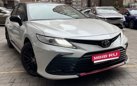 Toyota Camry, 2021 год, 4 250 000 рублей, 2 фотография