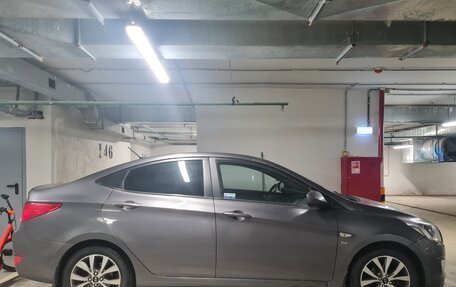 Hyundai Solaris II рестайлинг, 2016 год, 1 550 000 рублей, 1 фотография