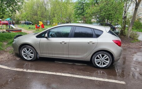 Opel Astra J, 2011 год, 550 000 рублей, 3 фотография