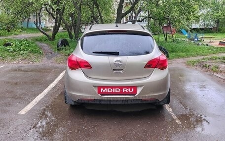 Opel Astra J, 2011 год, 550 000 рублей, 2 фотография