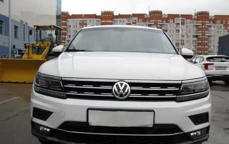 Volkswagen Tiguan II, 2017 год, 2 500 000 рублей, 3 фотография