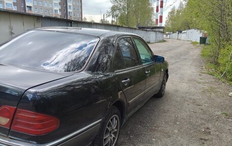 Mercedes-Benz E-Класс, 1998 год, 390 000 рублей, 7 фотография