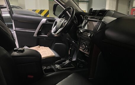 Toyota Land Cruiser Prado 150 рестайлинг 2, 2016 год, 3 800 000 рублей, 6 фотография